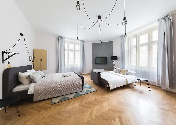 Boheme Three Апартаменты *
